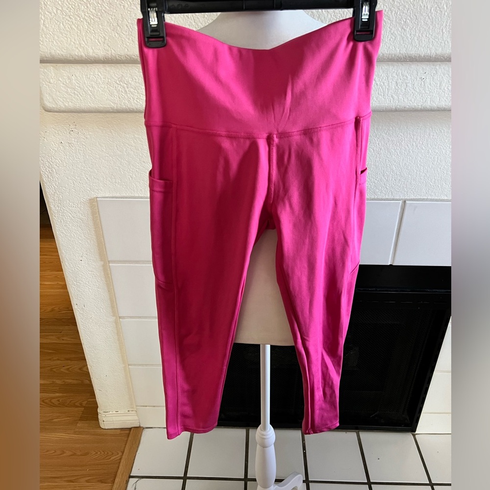 NWOT Dyce Active cropped legging